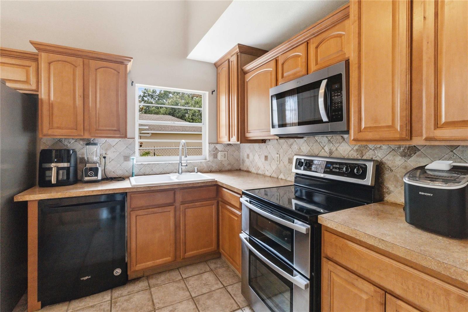 1564 CYPRESS WOODS CIR, ST CLOUD, FL — photo 19