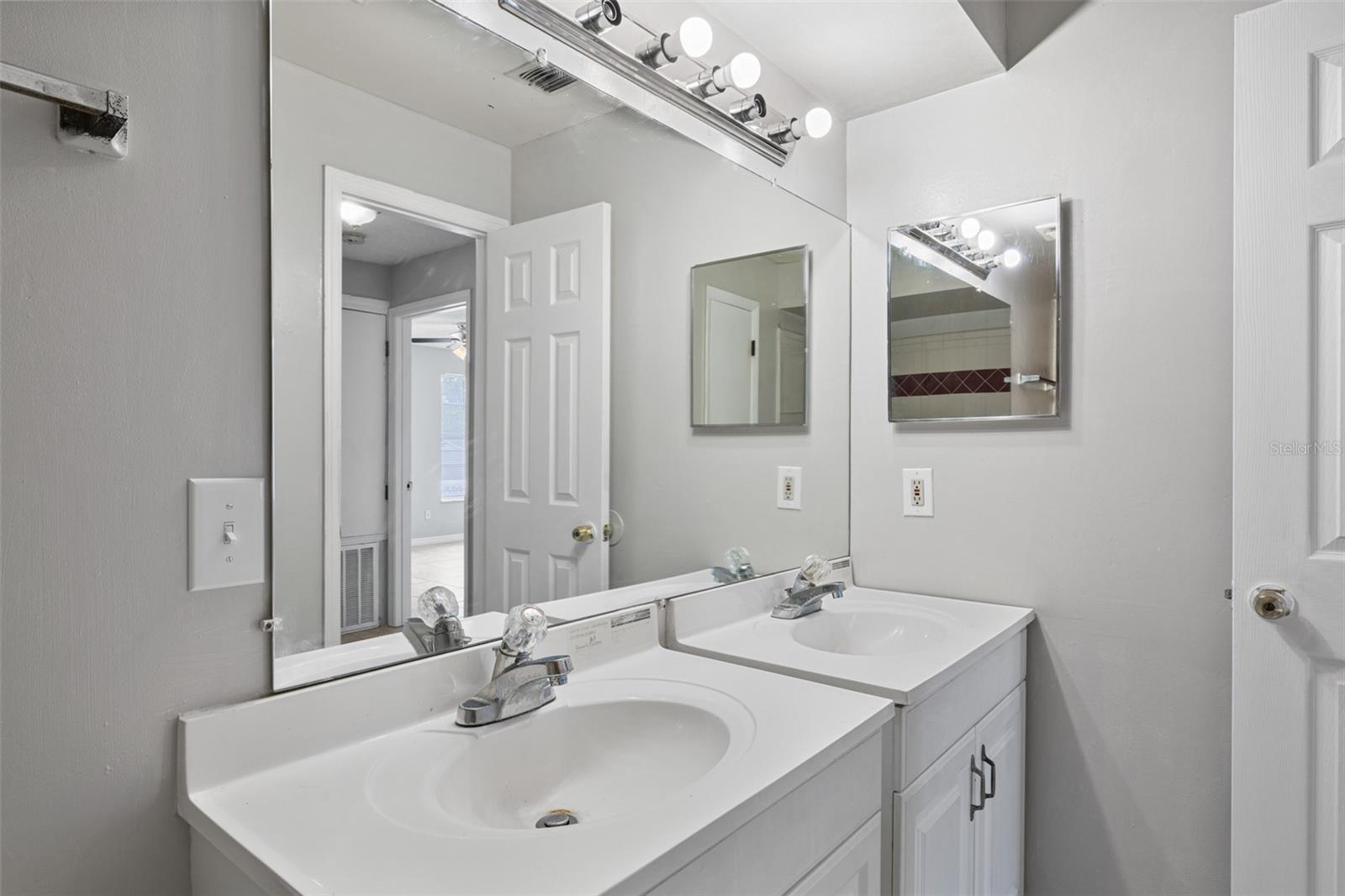 4035 WENDY DR, ORLANDO, FL — photo 13