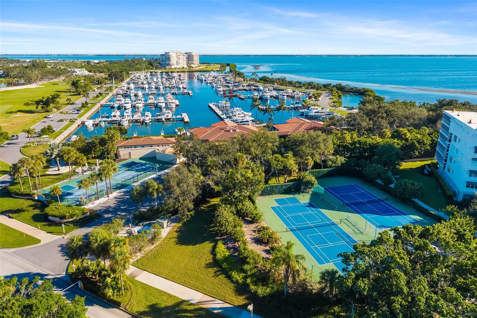 210 SANDS POINT RD #2402, LONGBOAT KEY, FL — photo 32