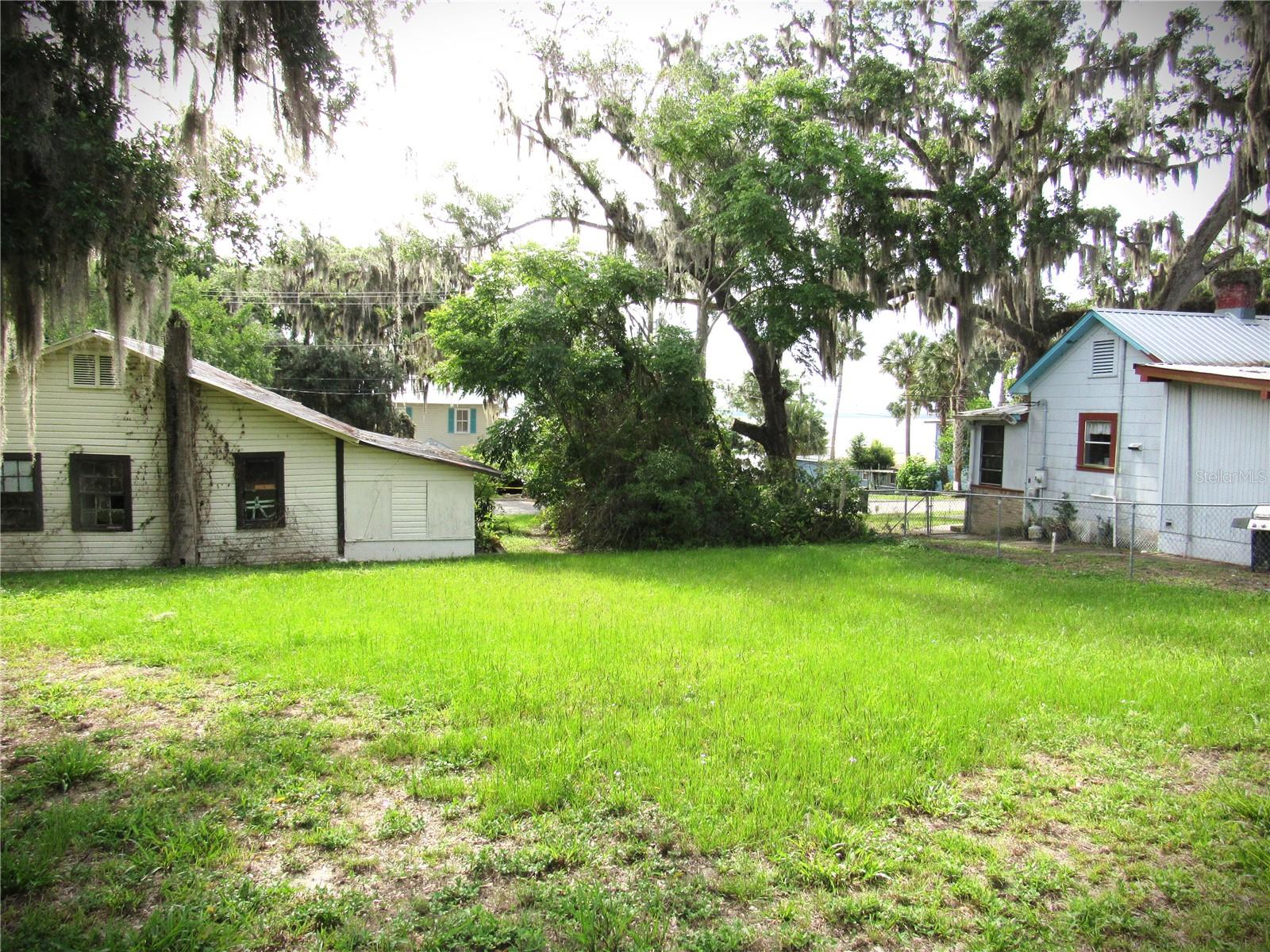 14 S LAKE ST, CRESCENT CITY, FL — photo 4