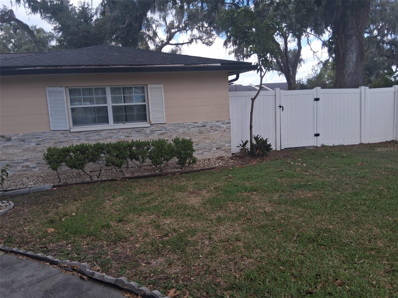 702 COULTER PL, BRANDON, FL — photo 2