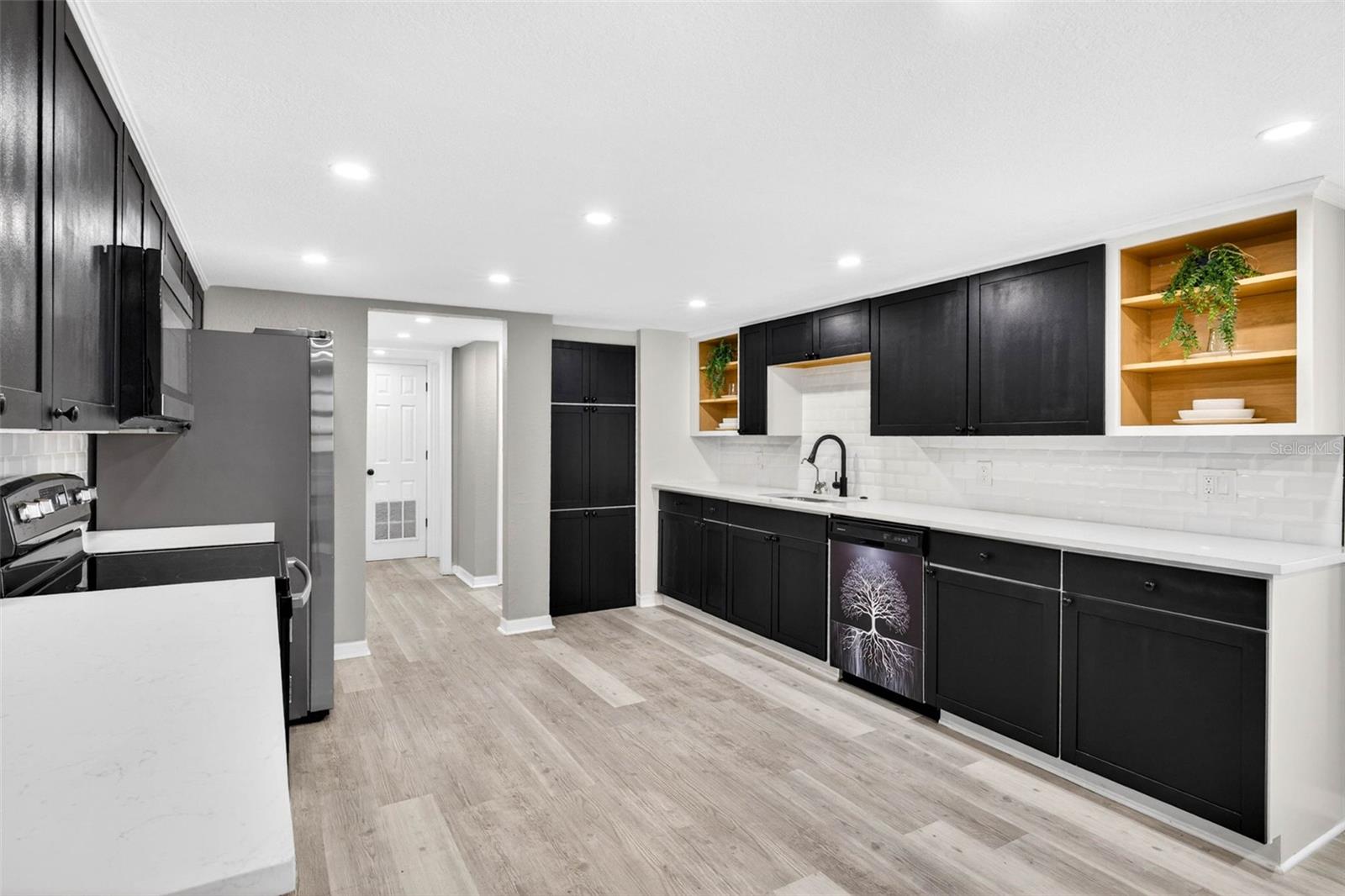 1601 E PARIS ST, TAMPA, FL — photo 11