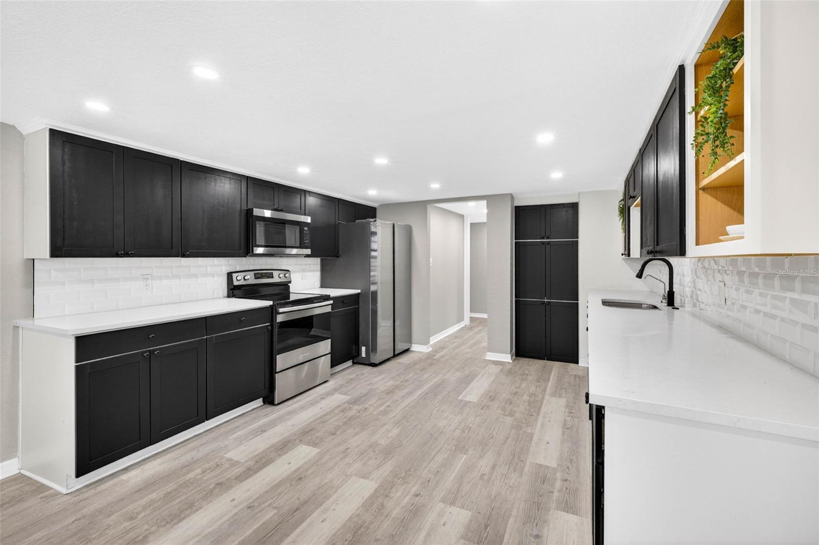 1601 E PARIS ST, TAMPA, FL — photo 13