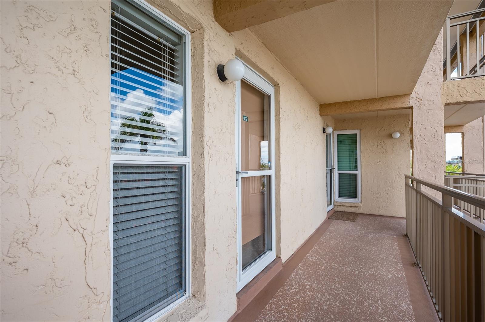845 BENJAMIN FRANKLIN DR #302, SARASOTA, FL — photo 2