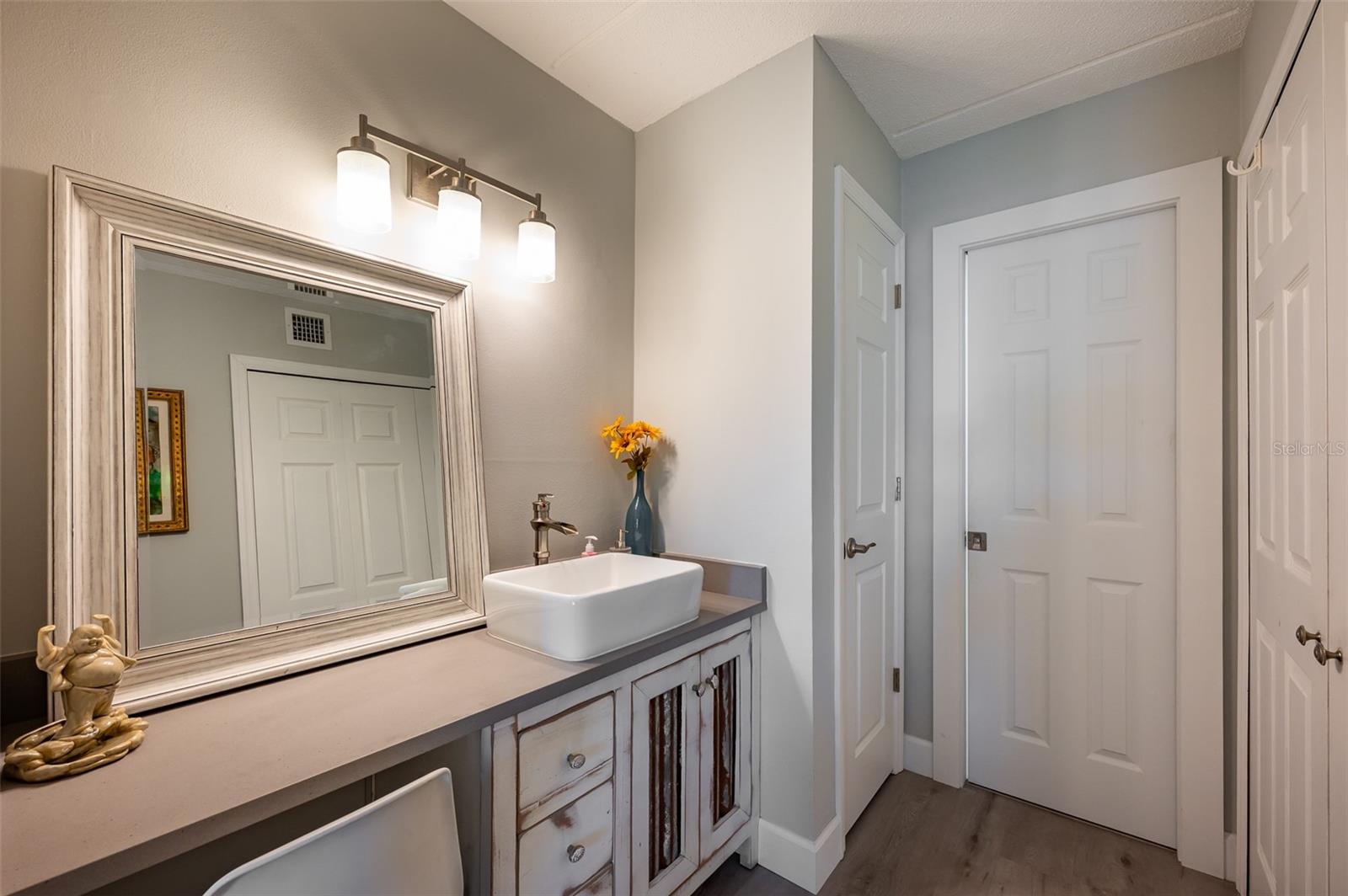 845 BENJAMIN FRANKLIN DR #302, SARASOTA, FL — photo 17