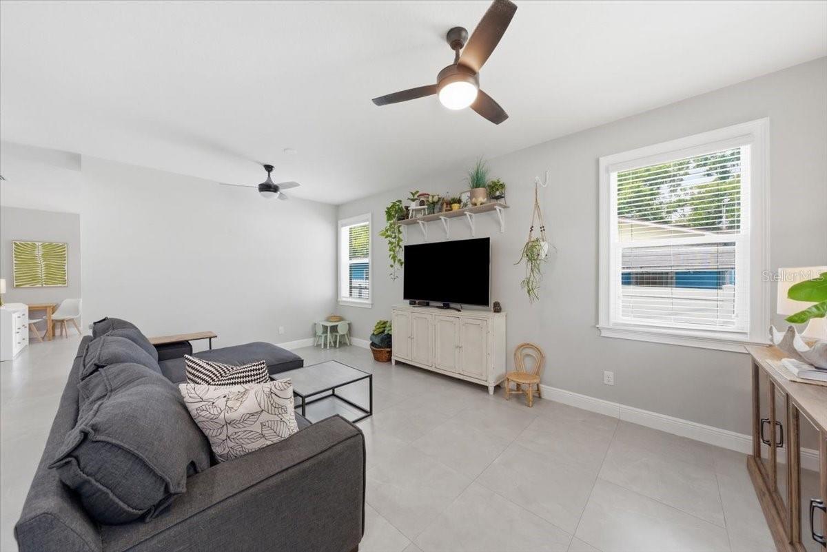 1808 W CLUSTER AVE, TAMPA, FL — photo 3