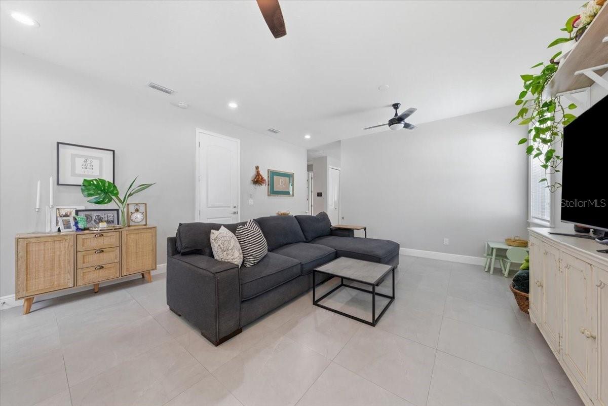 1808 W CLUSTER AVE, TAMPA, FL — photo 4