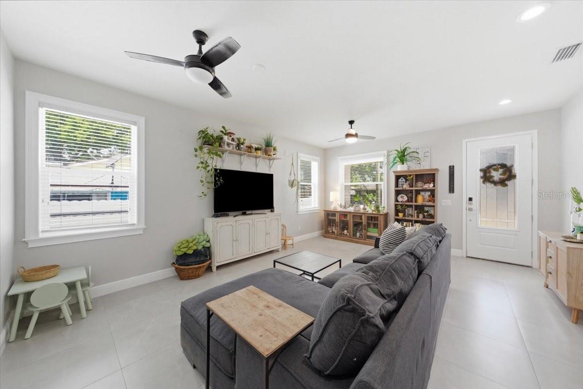 1808 W CLUSTER AVE, TAMPA, FL — photo 7
