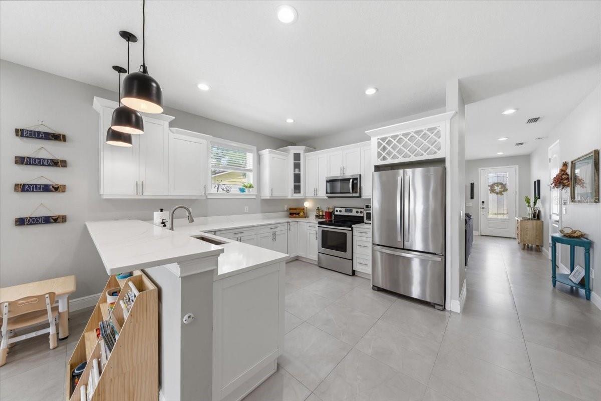1808 W CLUSTER AVE, TAMPA, FL — photo 14