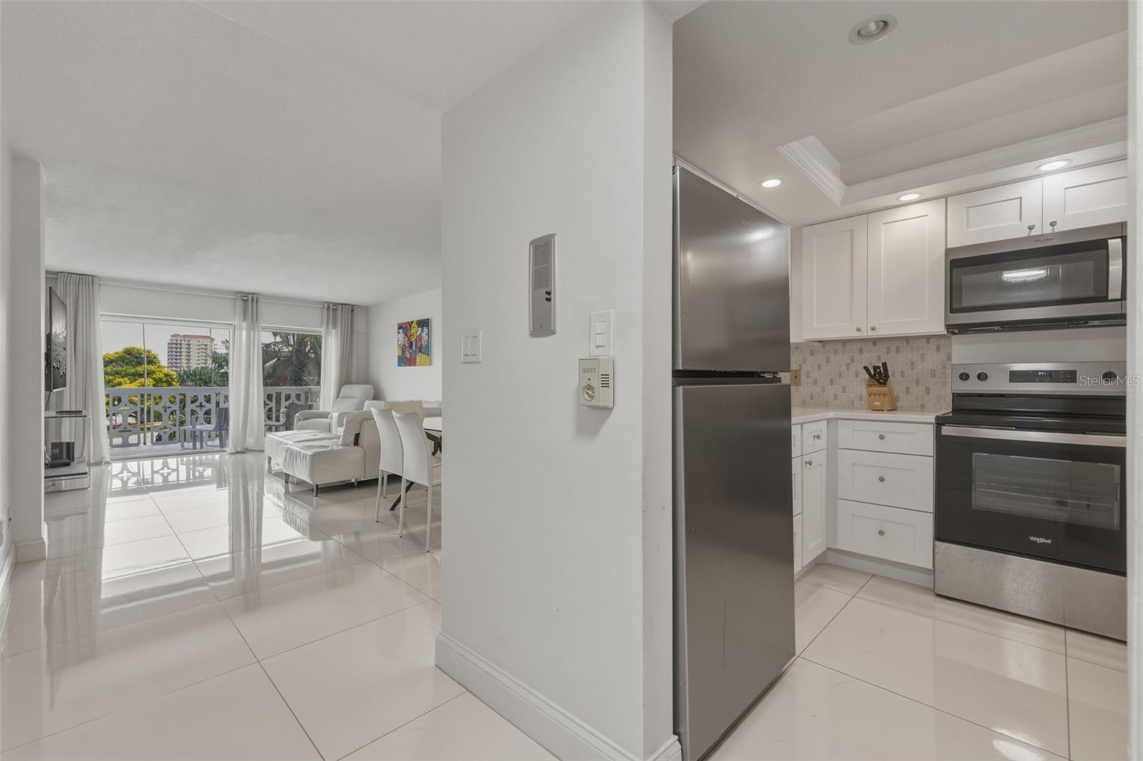 1100 N SHORE DR NE #304, ST PETERSBURG, FL — photo 6