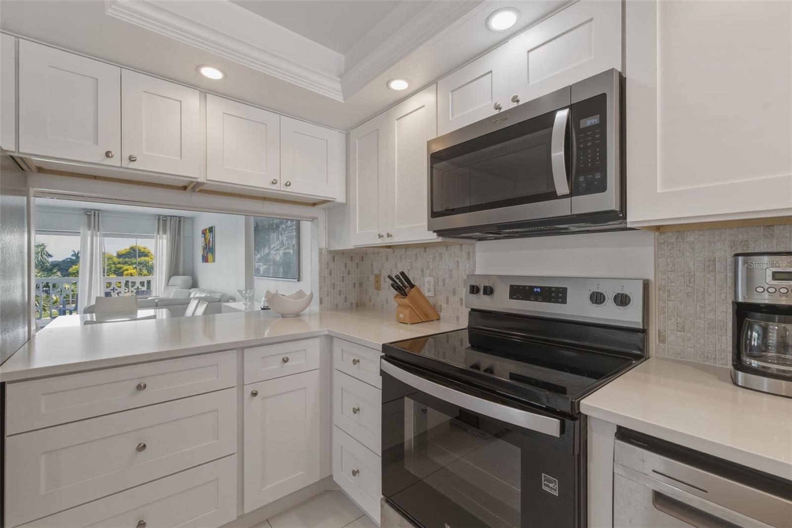 1100 N SHORE DR NE #304, ST PETERSBURG, FL — photo 8