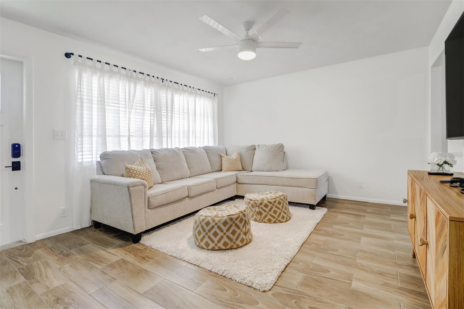 4711 FOREST GLEN DR, NORTH FORT MYERS, FL — photo 3