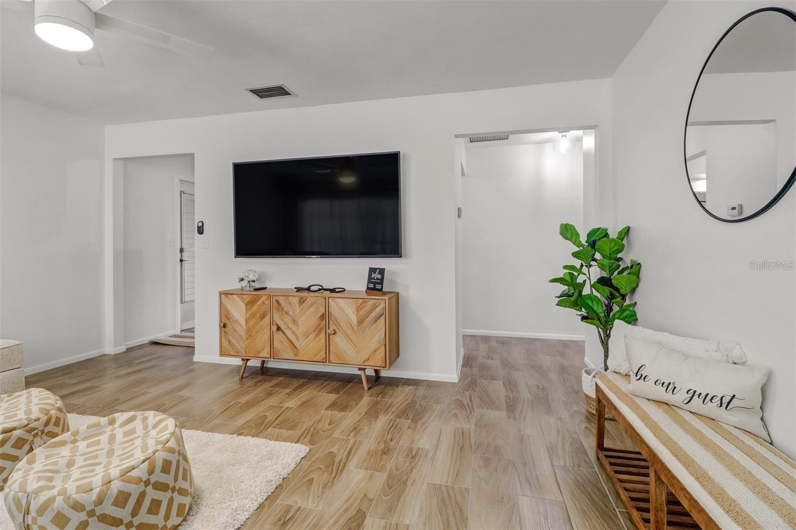 4711 FOREST GLEN DR, NORTH FORT MYERS, FL — photo 5
