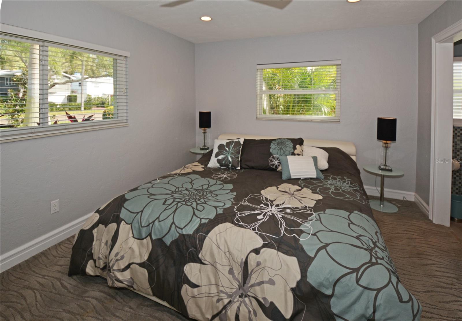 7020 MANGO AVE S, ST PETERSBURG, FL — photo 25