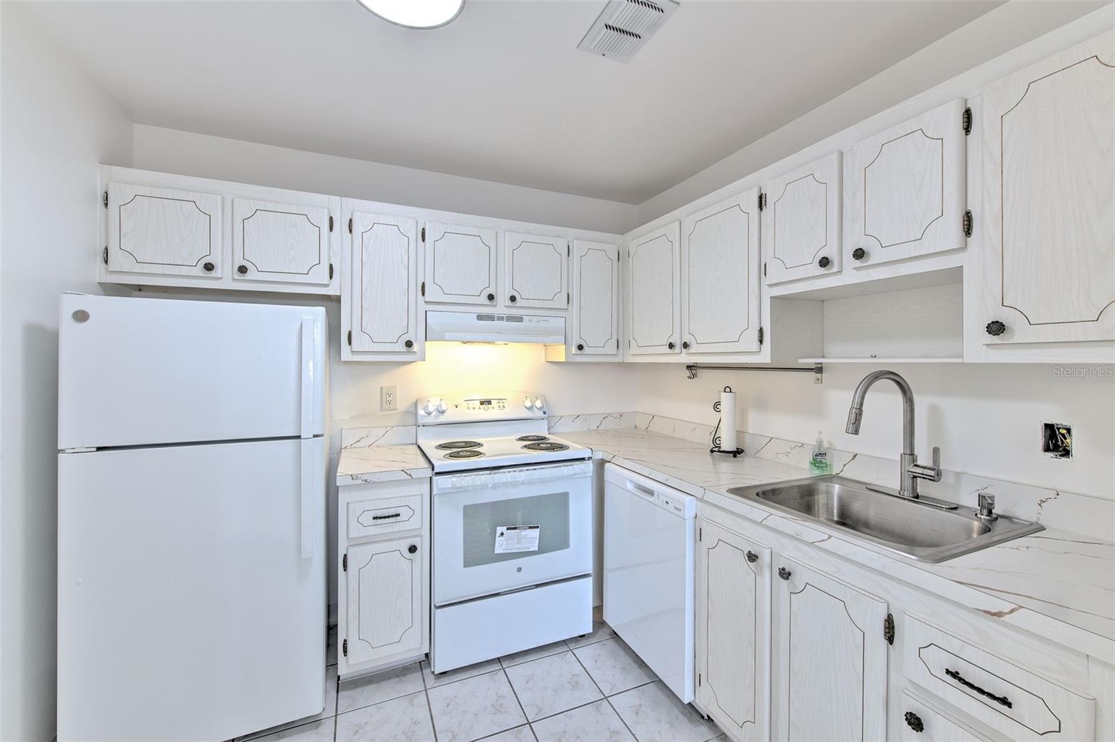 401 DORCHESTER PL #49, SUN CITY CENTER, FL — photo 11