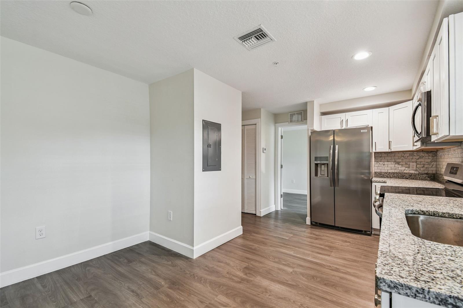 650 E TARPON AVE #C1, TARPON SPRINGS, FL — photo 5