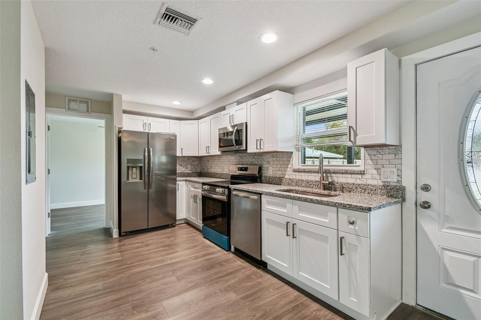 650 E TARPON AVE #C1, TARPON SPRINGS, FL — photo 6