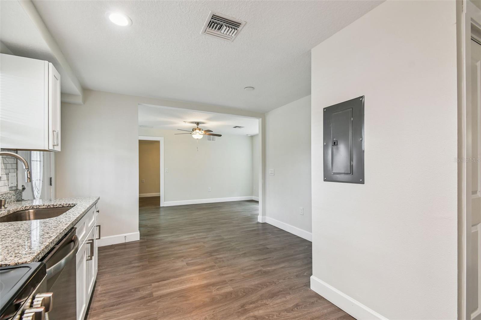 650 E TARPON AVE #C1, TARPON SPRINGS, FL — photo 8