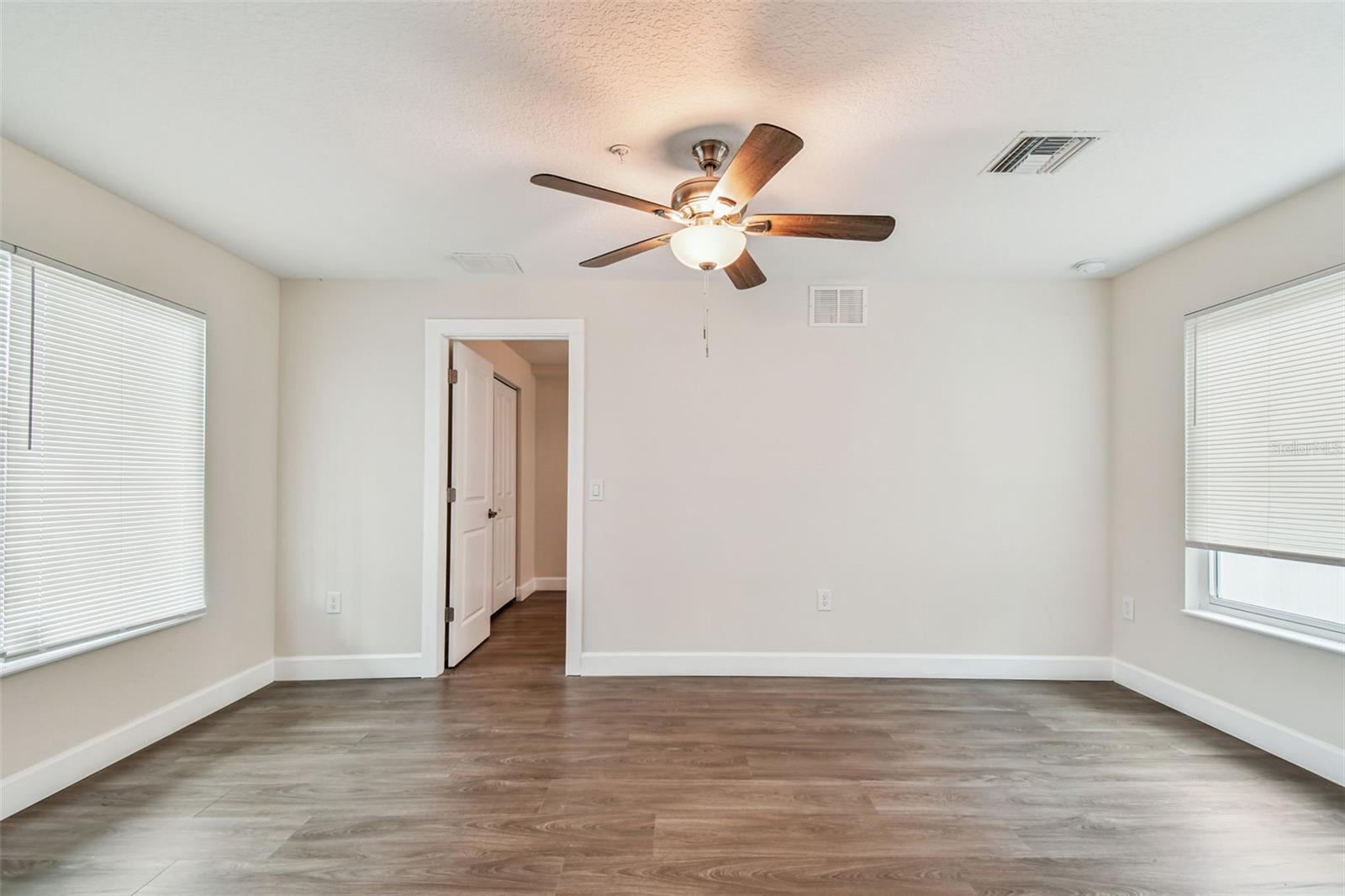 650 E TARPON AVE #C1, TARPON SPRINGS, FL — photo 9