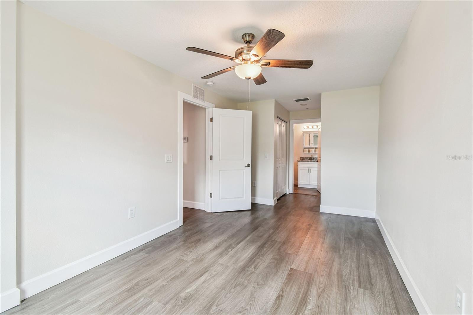650 E TARPON AVE #C1, TARPON SPRINGS, FL — photo 24