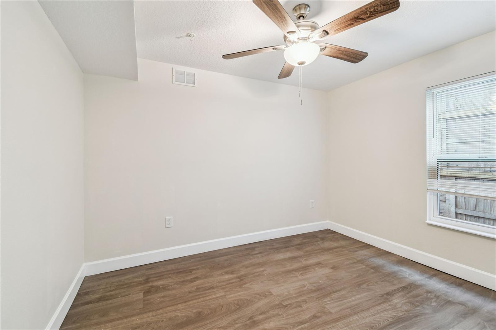 650 E TARPON AVE #C1, TARPON SPRINGS, FL — photo 31