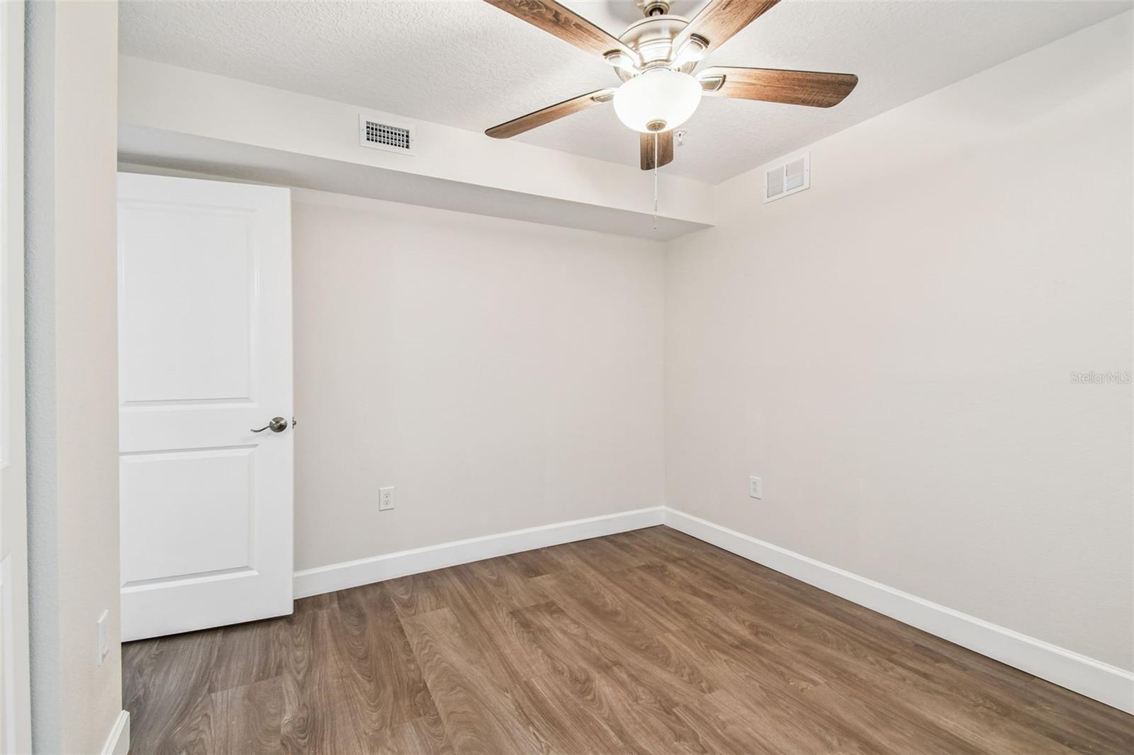 650 E TARPON AVE #C1, TARPON SPRINGS, FL — photo 34