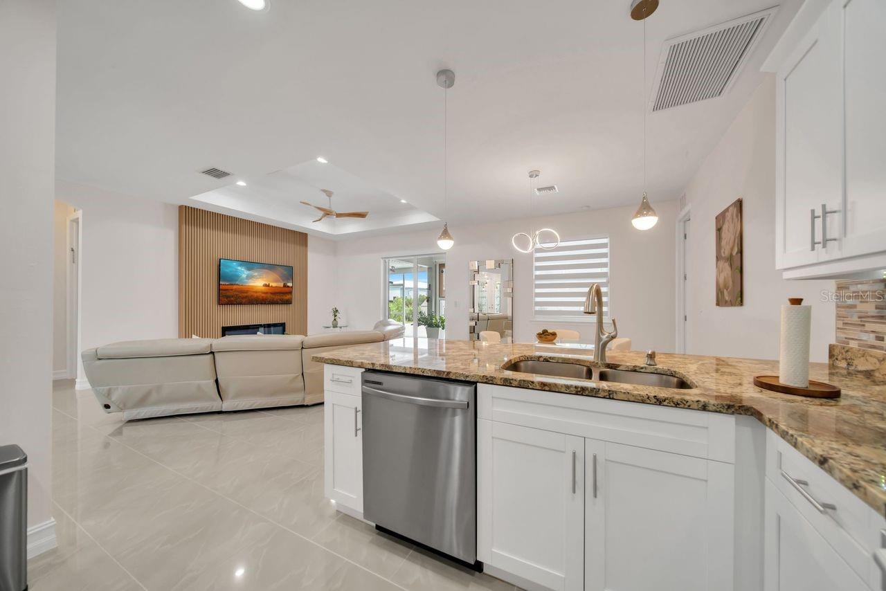 60 FLOYD AVE S, LEHIGH ACRES, FL — photo 11