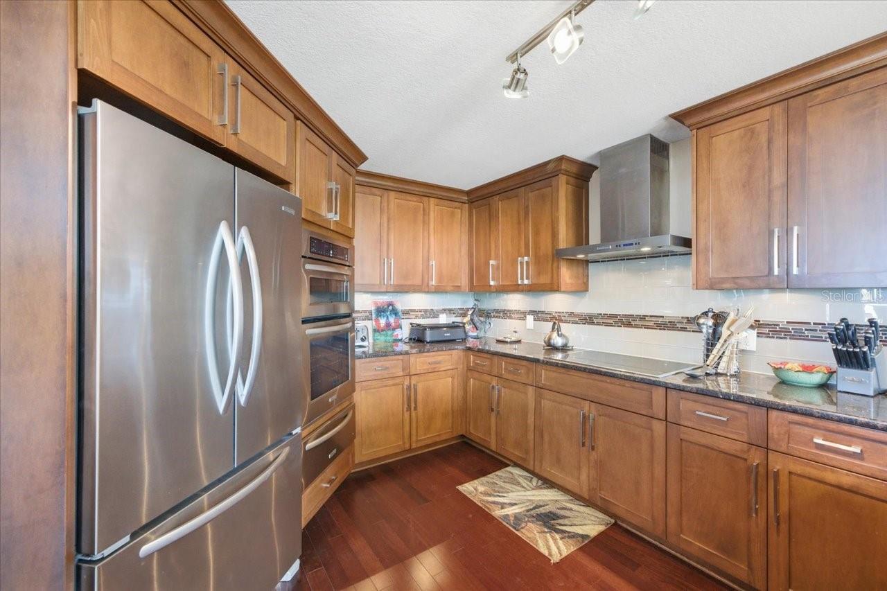 736 ISLAND WAY #1003, CLEARWATER BEACH, FL — photo 25