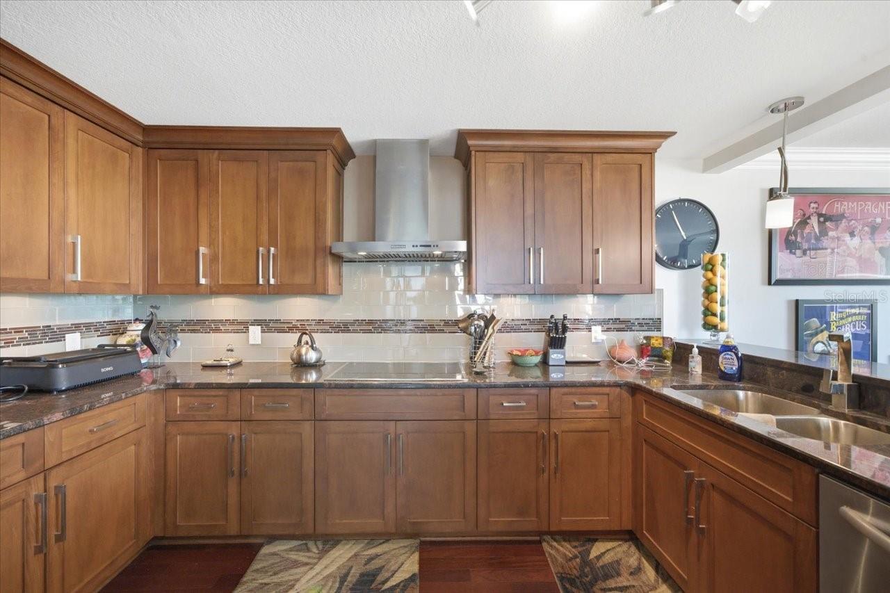 736 ISLAND WAY #1003, CLEARWATER BEACH, FL — photo 26