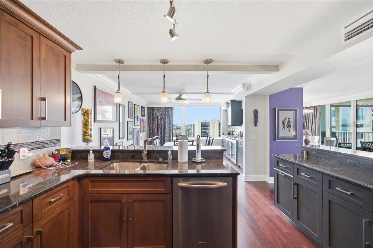 736 ISLAND WAY #1003, CLEARWATER BEACH, FL — photo 29