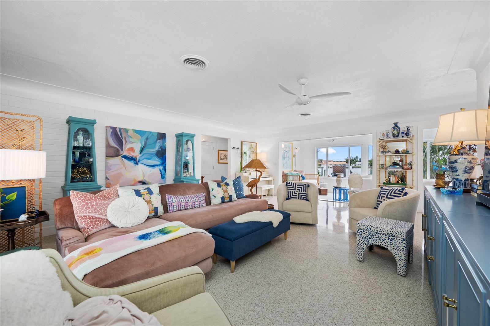 560 79TH ST S, ST PETERSBURG, FL — photo 9