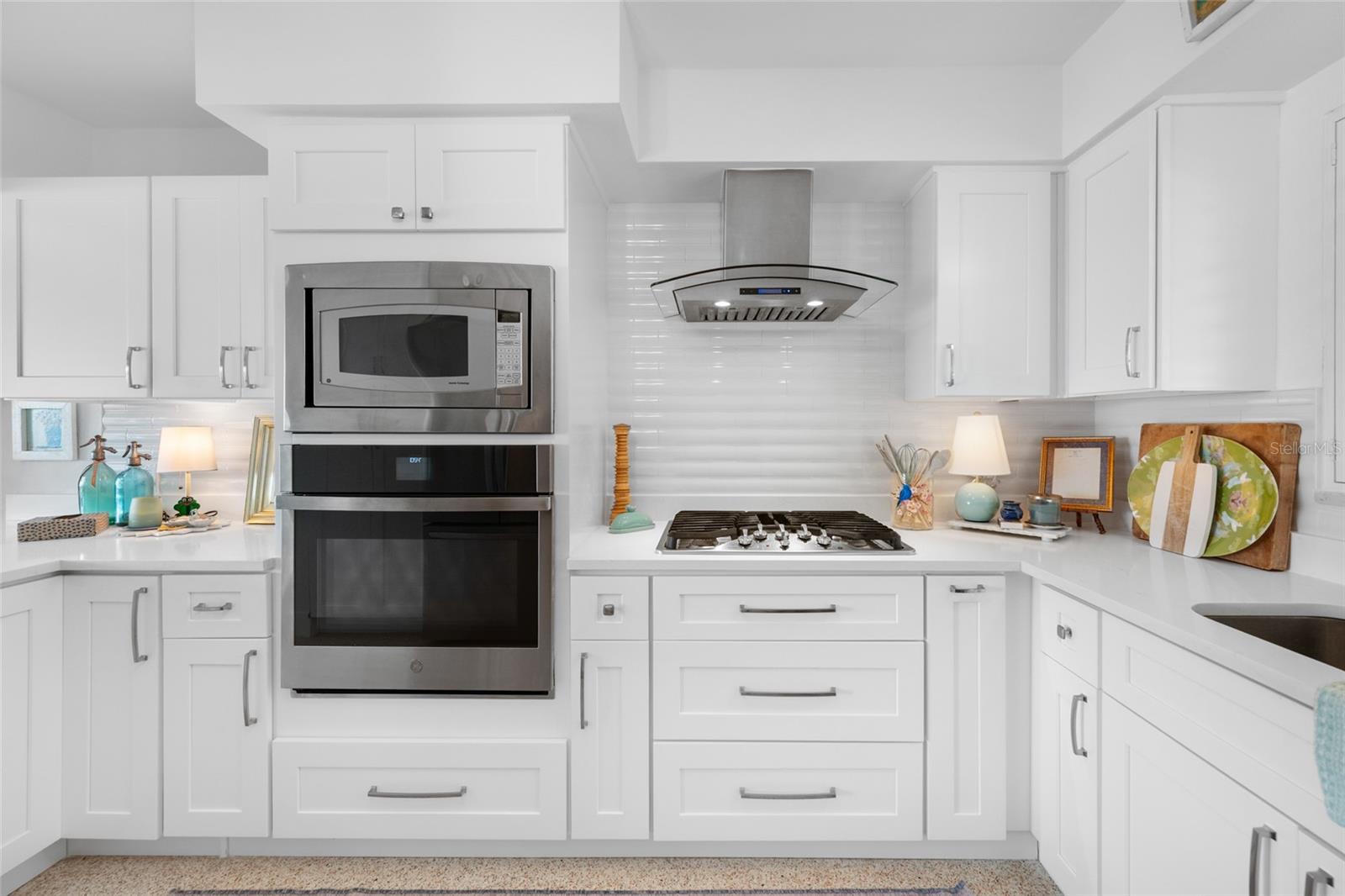 560 79TH ST S, ST PETERSBURG, FL — photo 14