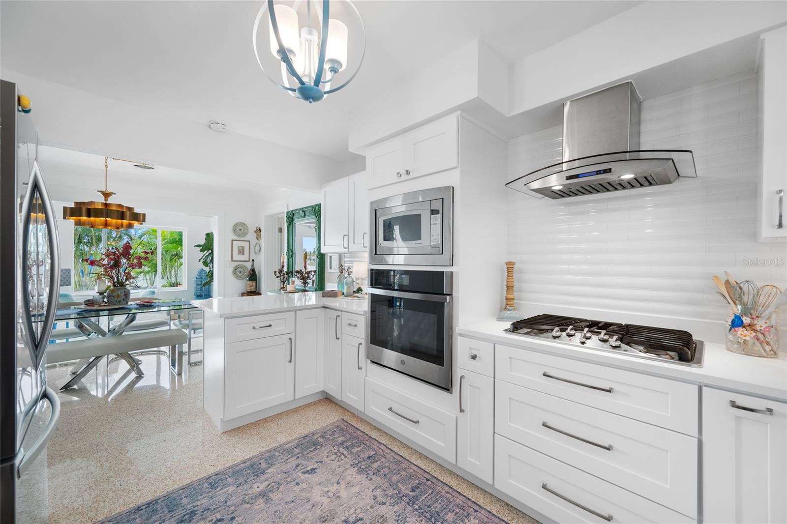 560 79TH ST S, ST PETERSBURG, FL — photo 17