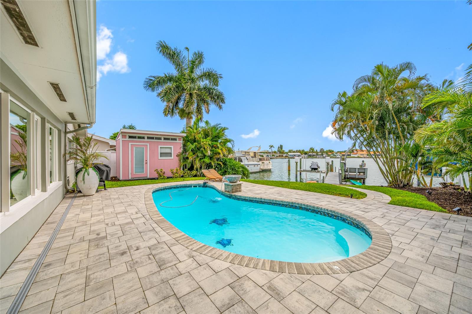 560 79TH ST S, ST PETERSBURG, FL — photo 50