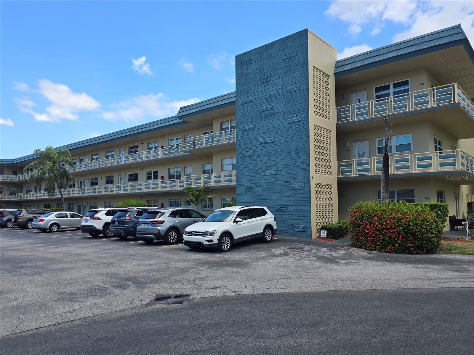 5750 80TH ST N #A106, ST PETERSBURG, FL