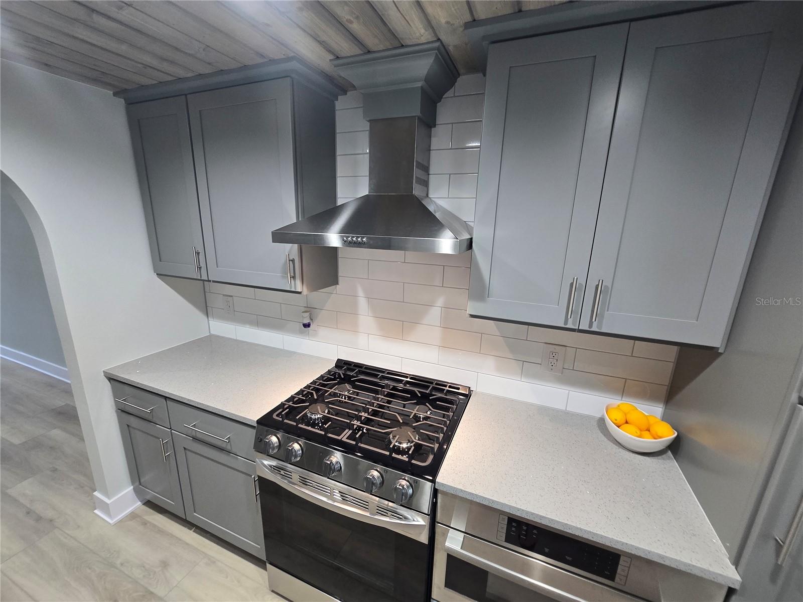 5750 80TH ST N #A106, ST PETERSBURG, FL — photo 17