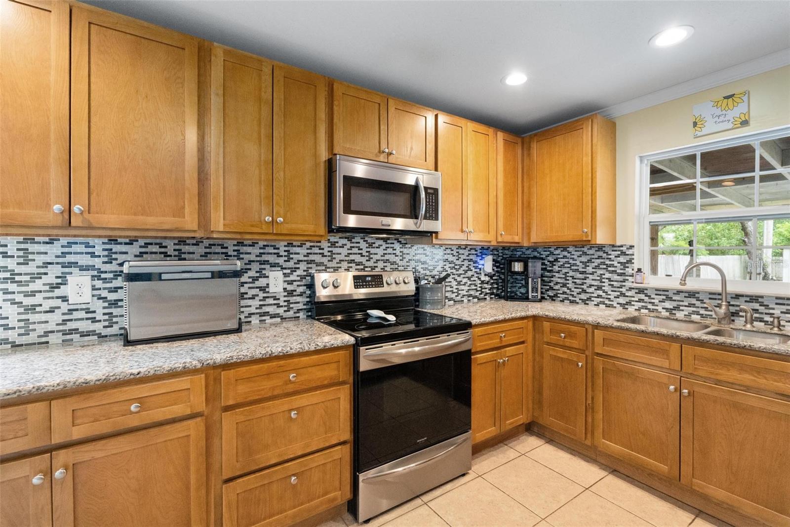6250 5TH AVE S, ST PETERSBURG, FL — photo 12