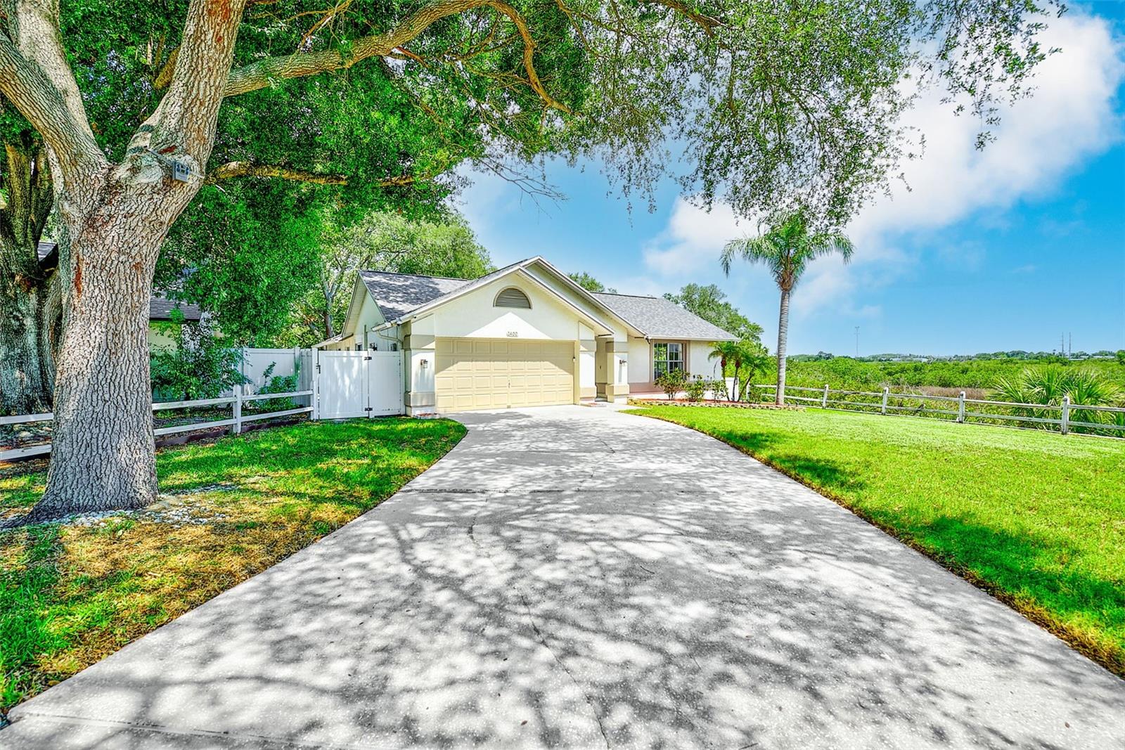 1400 CLUB DR, TARPON SPRINGS, FL — photo 2