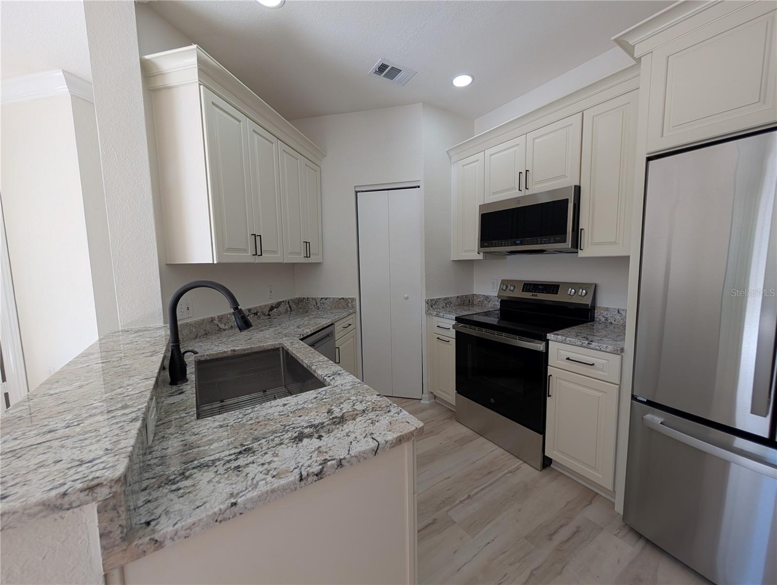 2107 PORTOFINO PL #30-302, PALM HARBOR, FL — photo 19