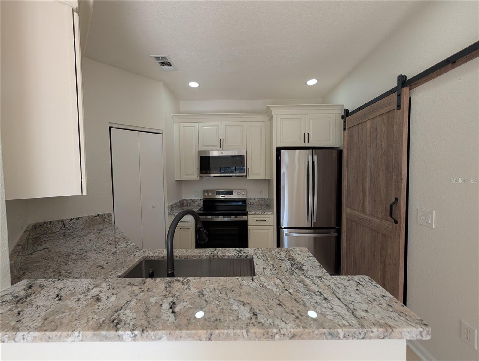 2107 PORTOFINO PL #30-302, PALM HARBOR, FL — photo 22