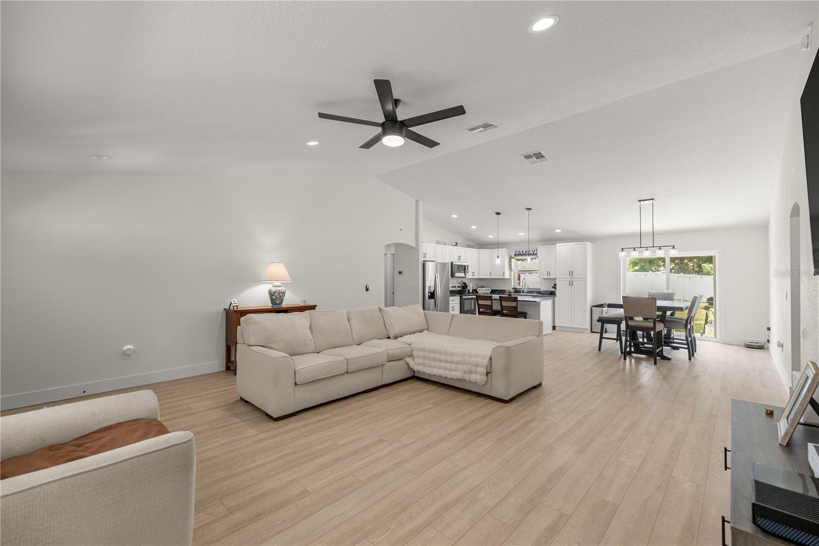 6962 SE 124TH ST, BELLEVIEW, FL — photo 7