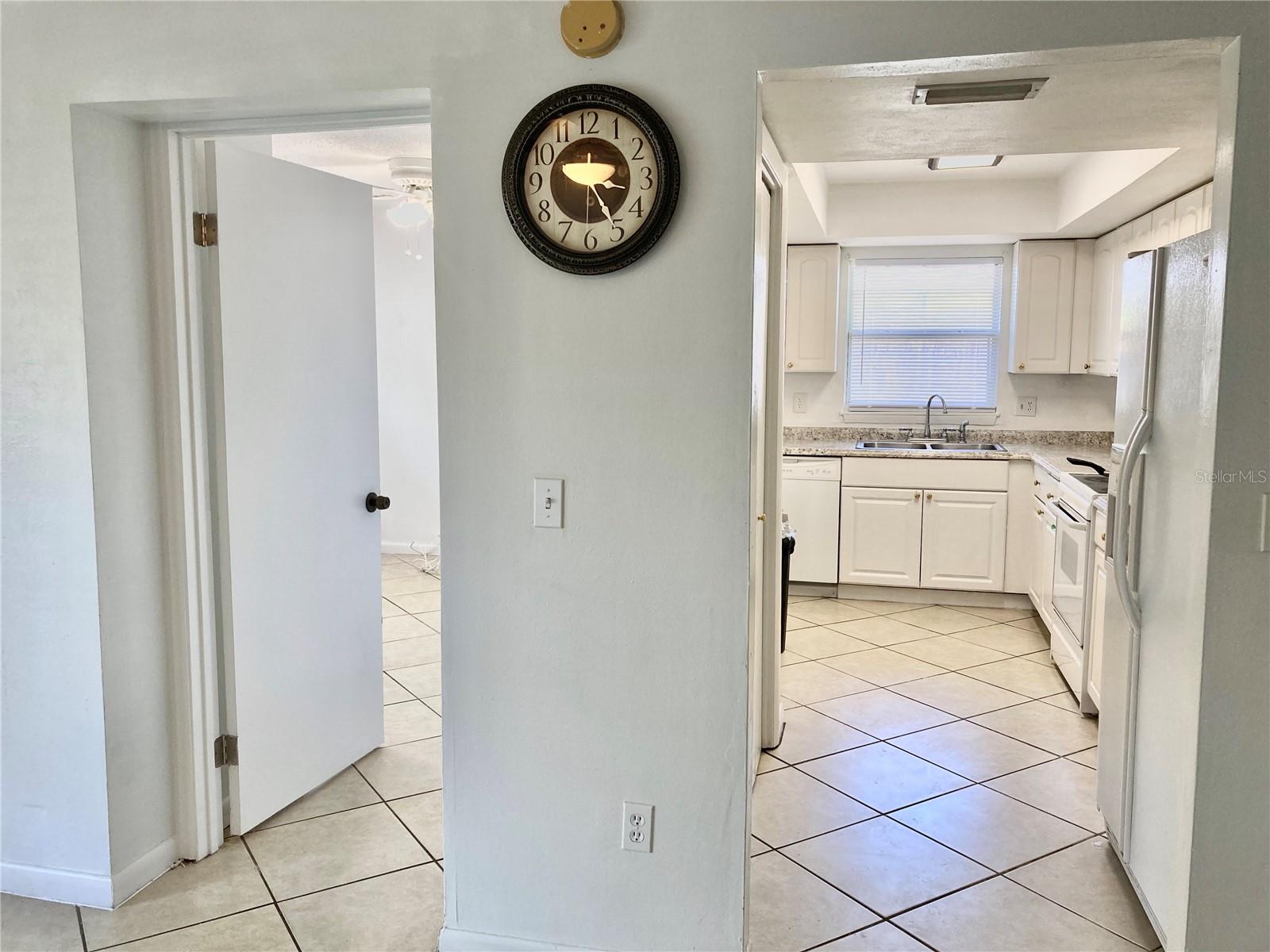 3319 SHERWOOD DR, LARGO, FL — photo 6