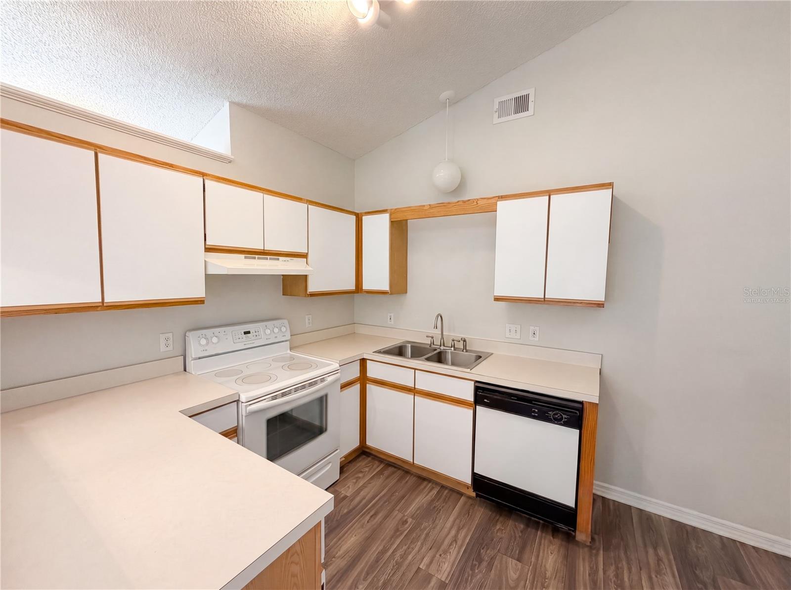 114 PAMALA CT, SANFORD, FL — photo 2