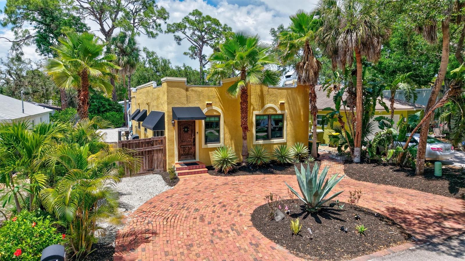 2437 FLOYD ST, SARASOTA, FL