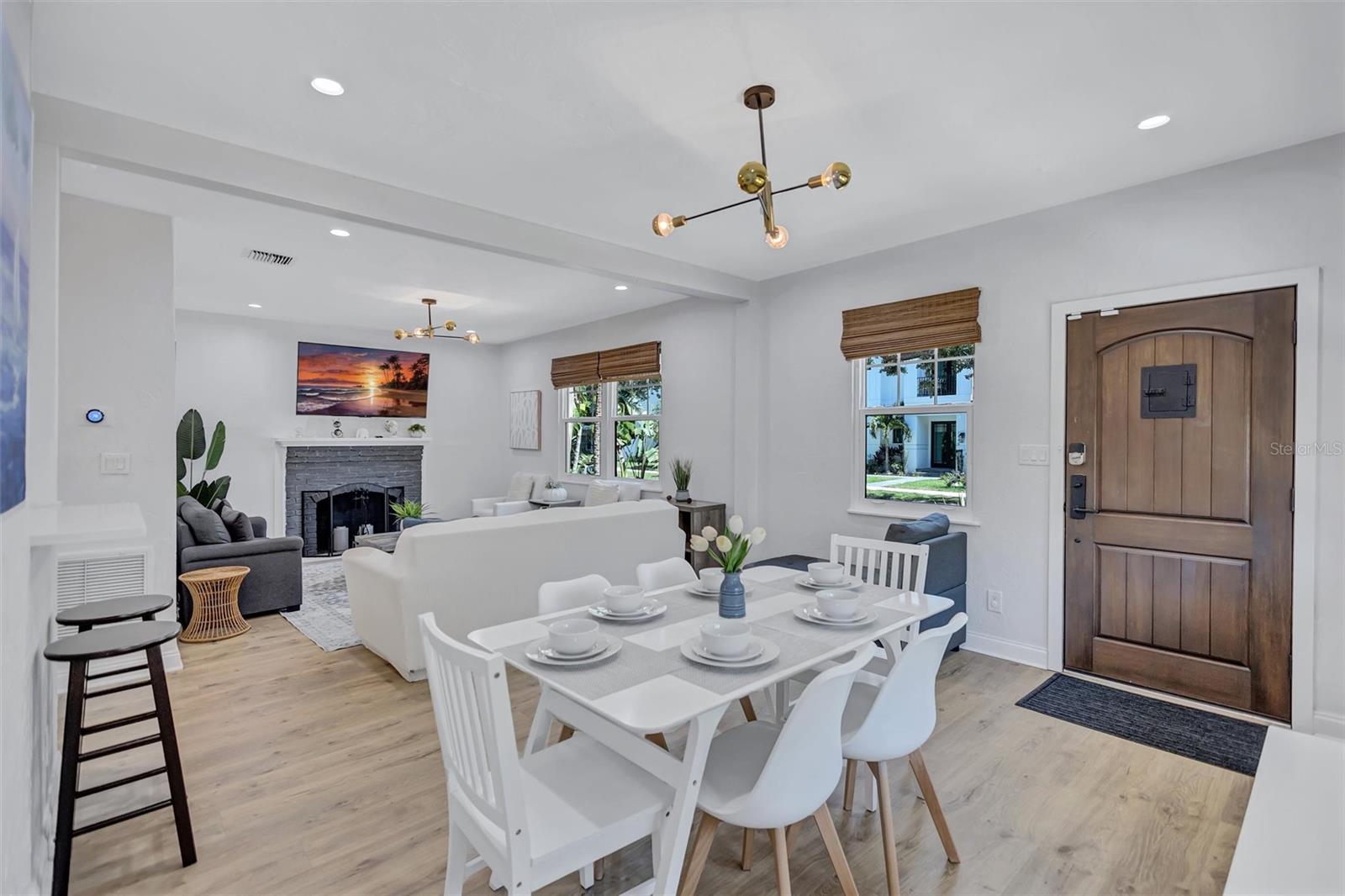 2437 FLOYD ST, SARASOTA, FL — photo 6