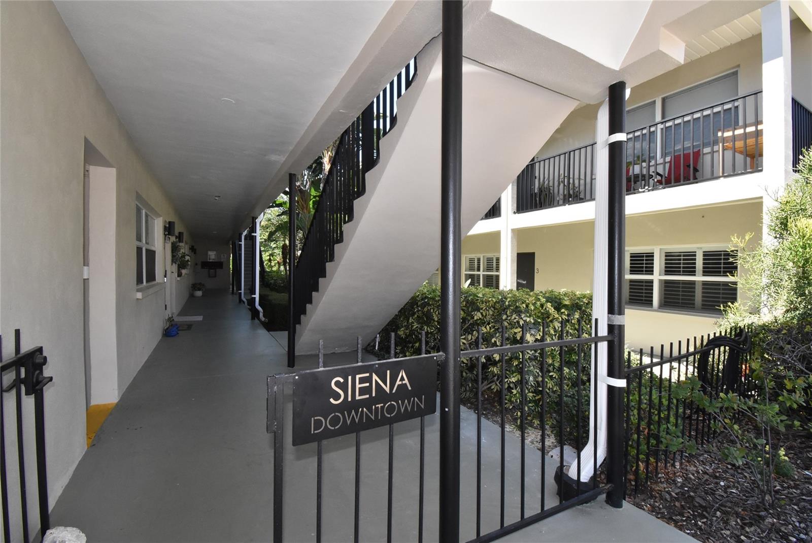 220 6TH AVE N #11, ST PETERSBURG, FL — photo 2