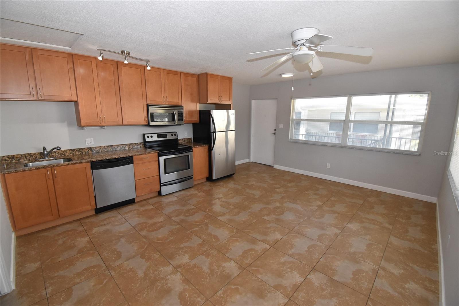 220 6TH AVE N #11, ST PETERSBURG, FL — photo 7