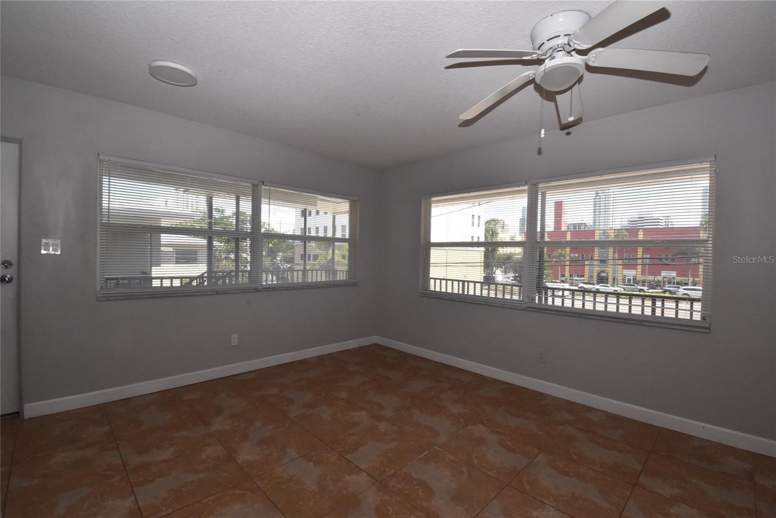 220 6TH AVE N #11, ST PETERSBURG, FL — photo 12
