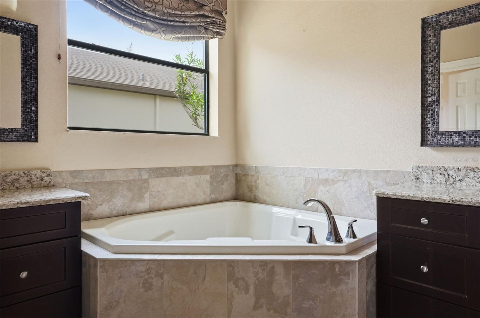 8987 MISSISSIPPI RUN, WEEKI WACHEE, FL — photo 27