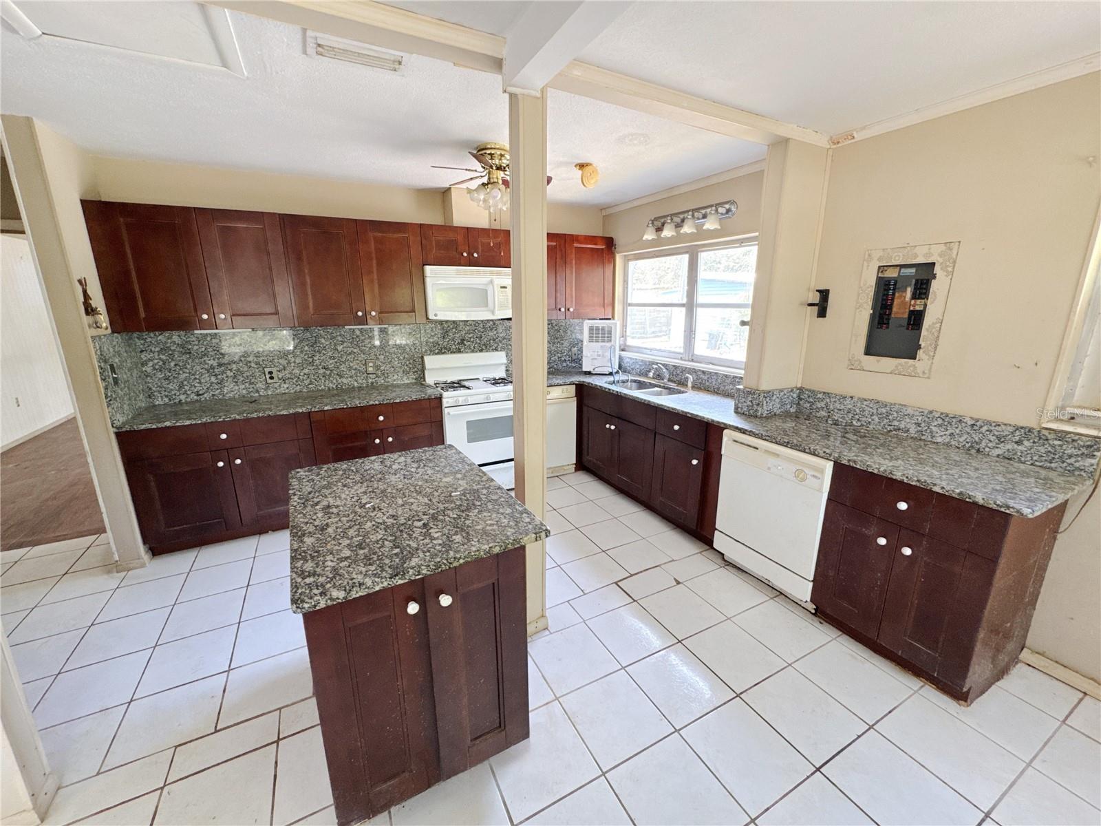 4103 BRAZILNUT AVE, SARASOTA, FL — photo 4